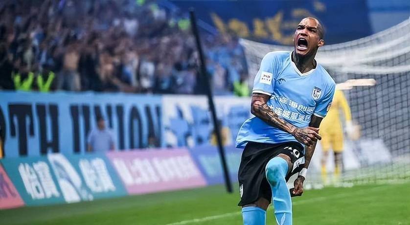 开云体育登录-意甲强力外援抵达球队，备战新赛季