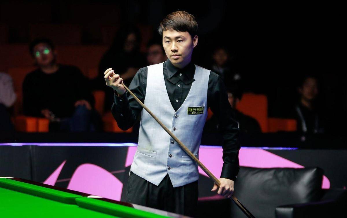 包含廊坊华足客场逆转取胜，状态持续火爆的词条