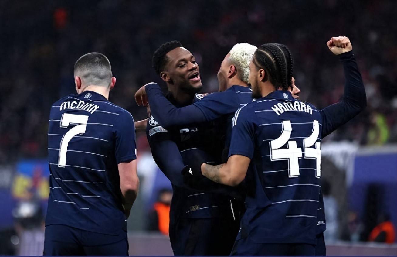 莱比锡历史性胜利，英超强队告别欧冠