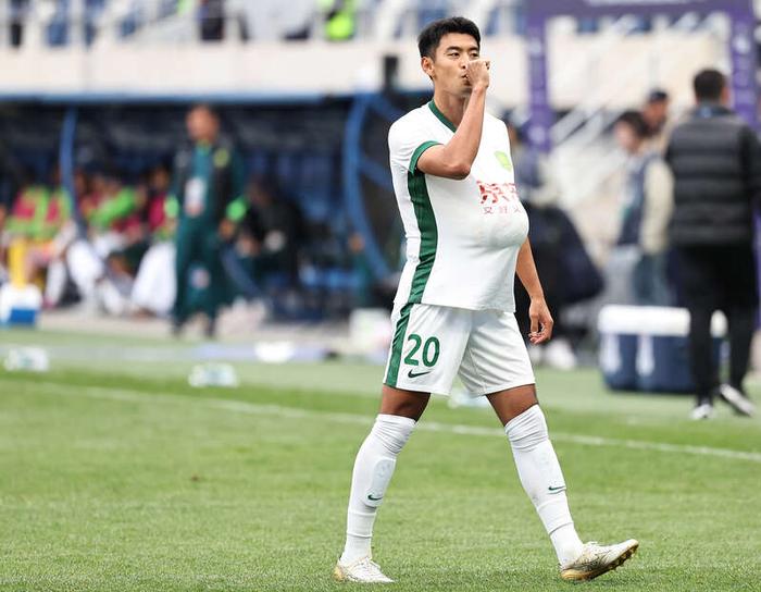 开云体育登录-法兰克福客场逆转胜沙尔克，继续保持不败的简单介绍