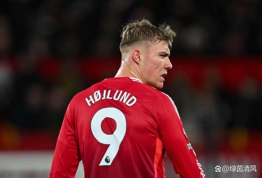 曼联再次失意，瓜帅脸露笑容