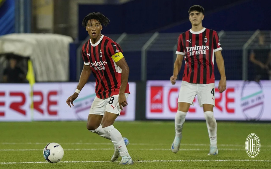 关于AC米兰后卫受伤，赛季前景黯淡的信息