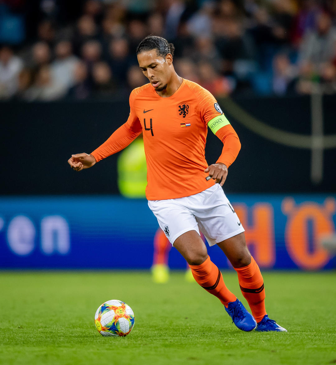 关于索内斯后防线表现不佳，球队卫冕可能性渐渐疲软的信息