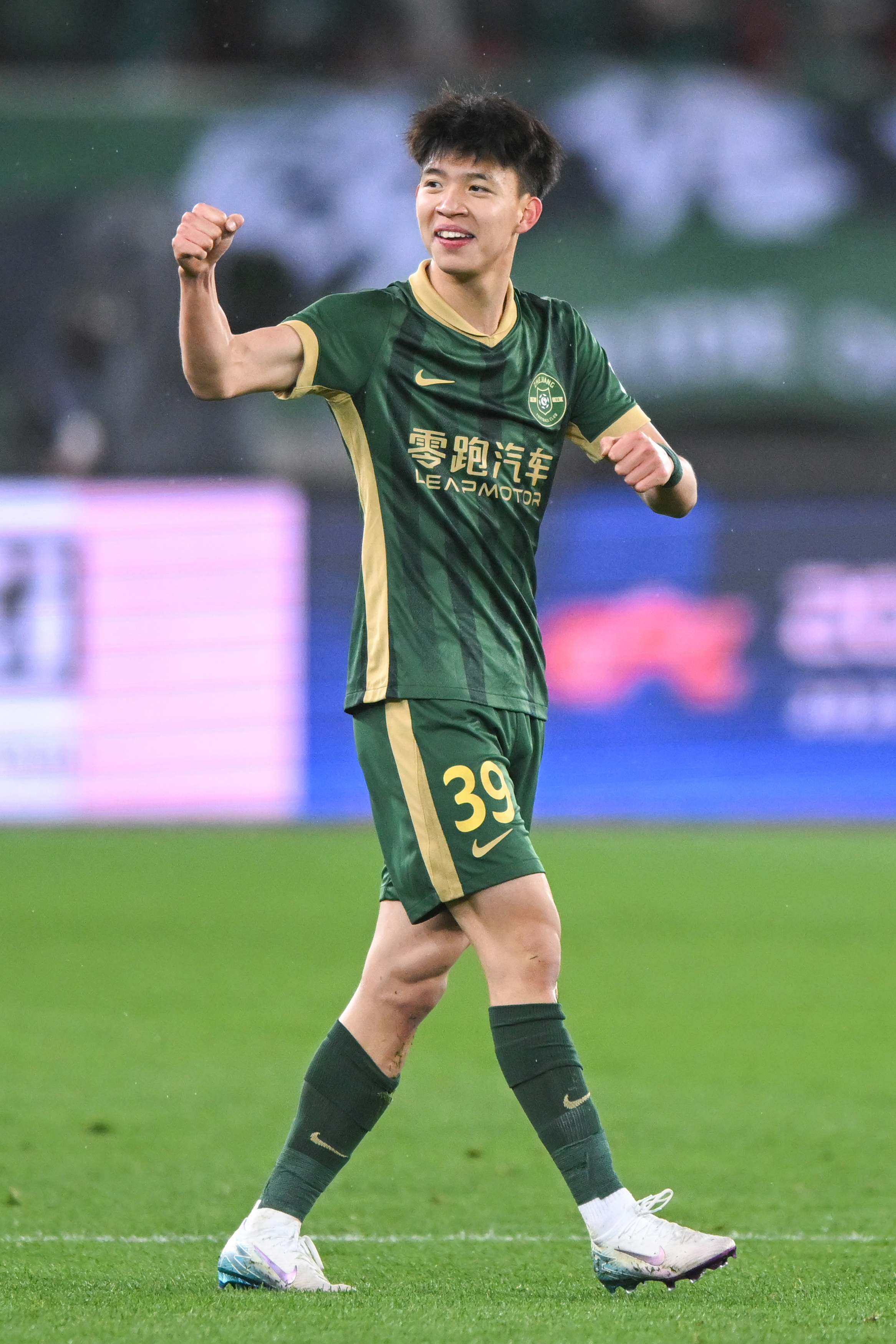 包含热那亚欲冲击联赛前列，主帅研究对手战术尽招的词条