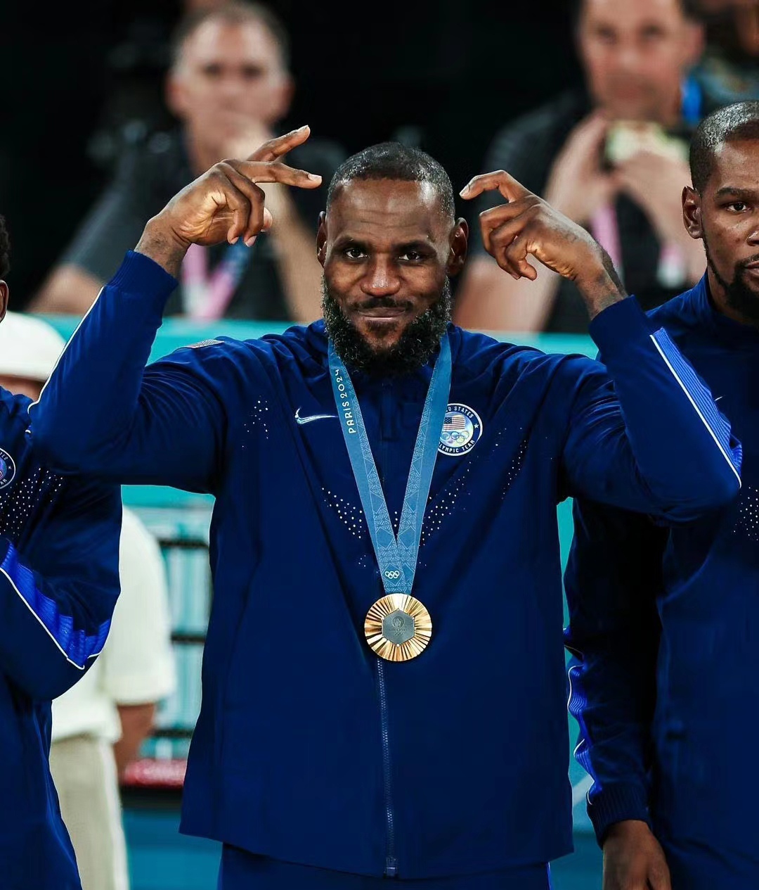 欧洲篮球精英赛事中球队火热角逐冠军宝座