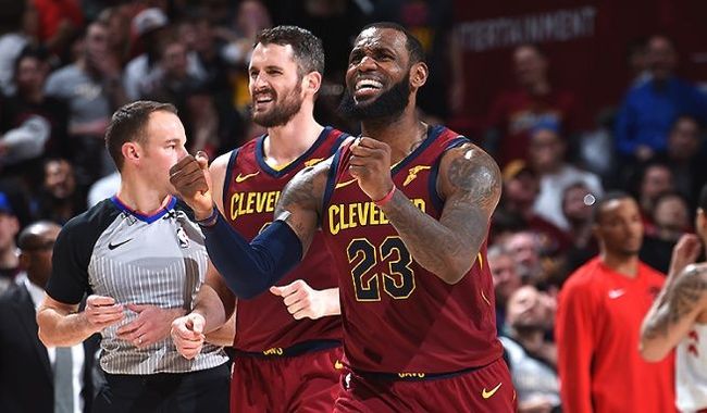 火箭客场奏凯，将系列赛带回主场