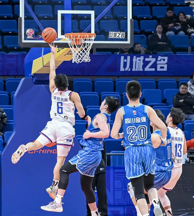 开云体育app-四川金强队备战努力，矢志夺取对手的胜利