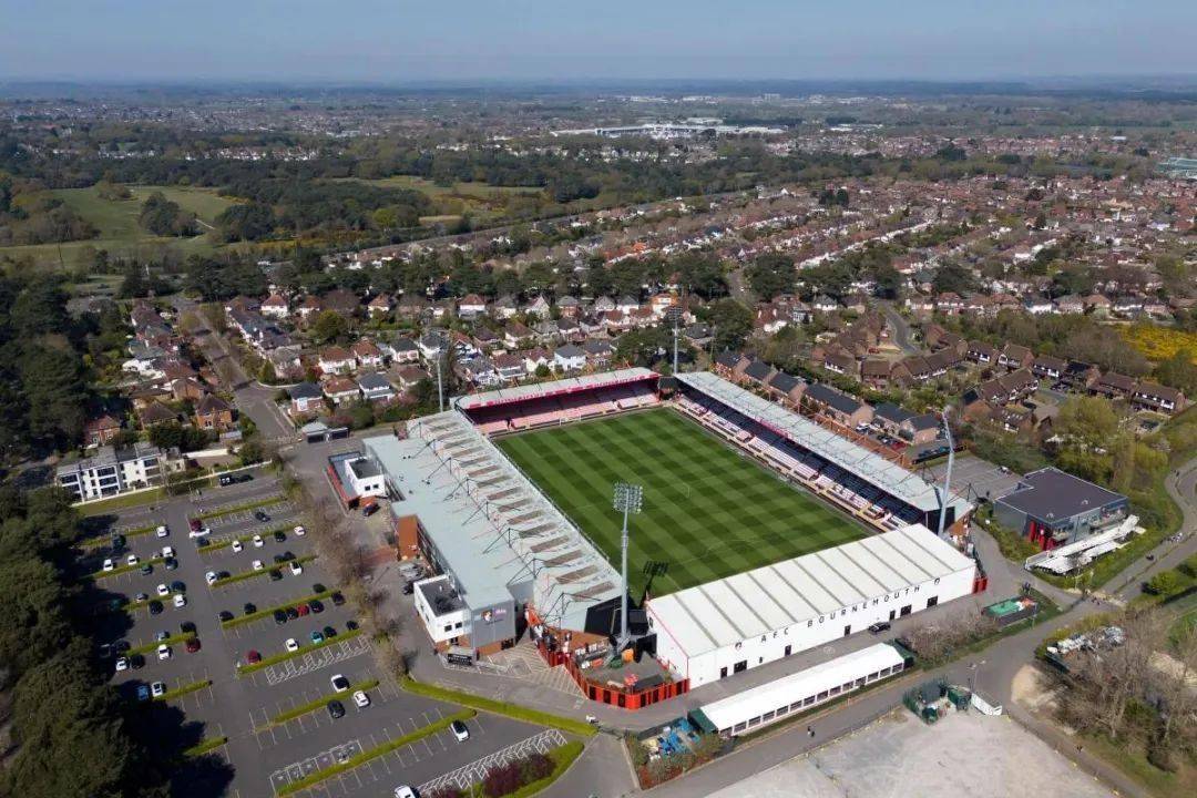 开云体育-伯恩茅斯主场不敌诺里奇，夺冠形势渺茫的简单介绍