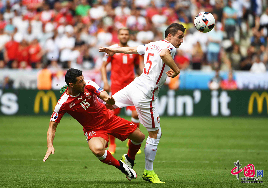 波兰队大胜瑞士队，晋级欧锦赛八强阵容